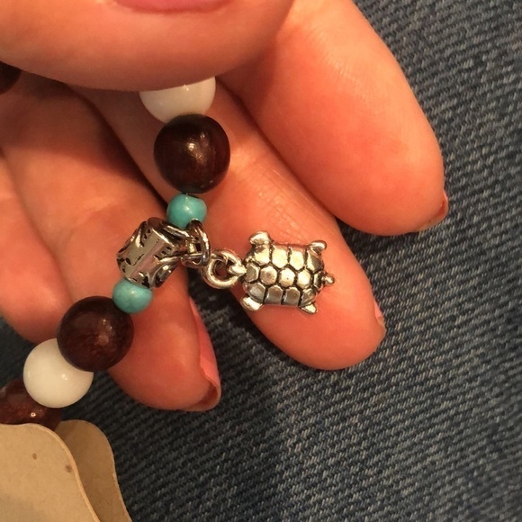 Turtles Turquoise and wood beads handmade charm bracelet S/M - Picture 3 of 7